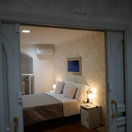 Dome B&B *